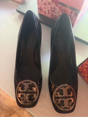 Tory Burch Black Patent Logo Square-Toe block heel